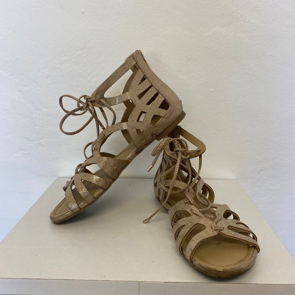 Reaction by Kenneth Cole, Sandal